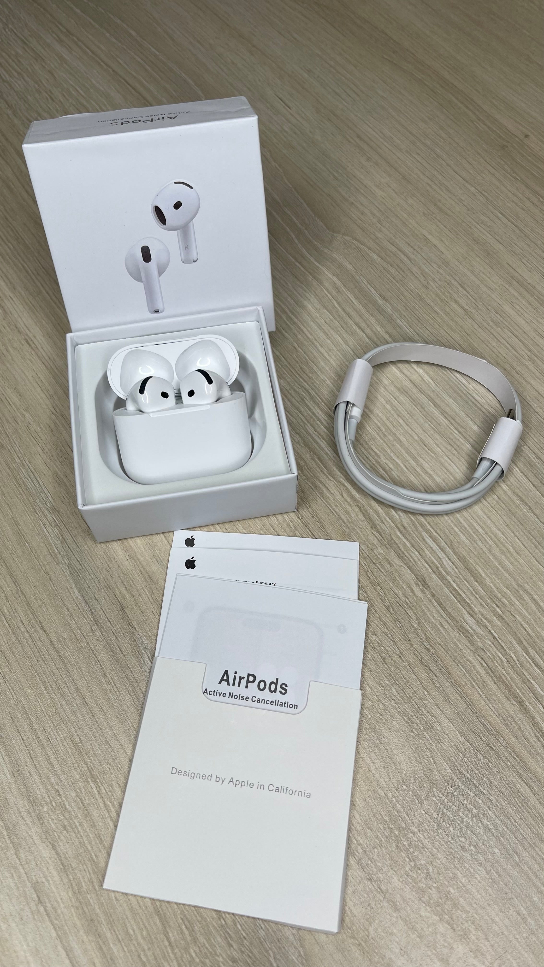 Fone de Ouvido sem Fio AirPod 4 Geração - com Microfone e Cancelamento de Ruído Linha Premium Logo da Maçã